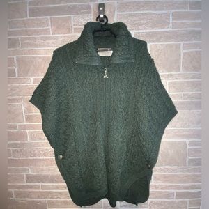 ARAN SWEATER MARKET BATWING JACKET PONCHO STYLE MERINO WOOL SIZE M/L.#1